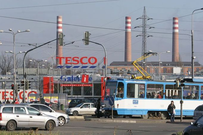 Problémy s dopravou, likvdace obchodů v centru, ohromné zastavěné plochy. To jsou jen některé důsledky hyper-boomu