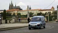 Citroën - V případě francouzského dvojitého šípu loni jeho řidiči (podobně jako u všech dalších značek jde o modely napříč roky výroby od těch nejstarších až po nejnovější) způsobili 1614 nehod. Při více než 246 tisících autech v registru vozidel je to ale jen 0,65 procenta z nich.