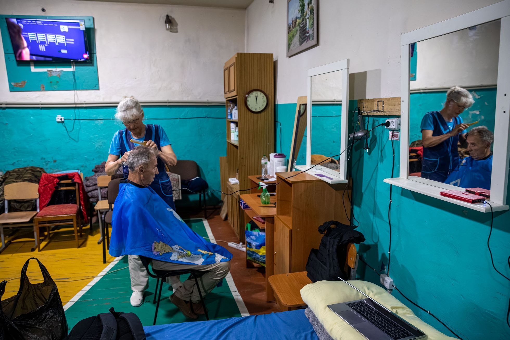 Město Orichiv, Orechov, Ukrajina, fronta, trosky, bunkr, úkryt, civilisté