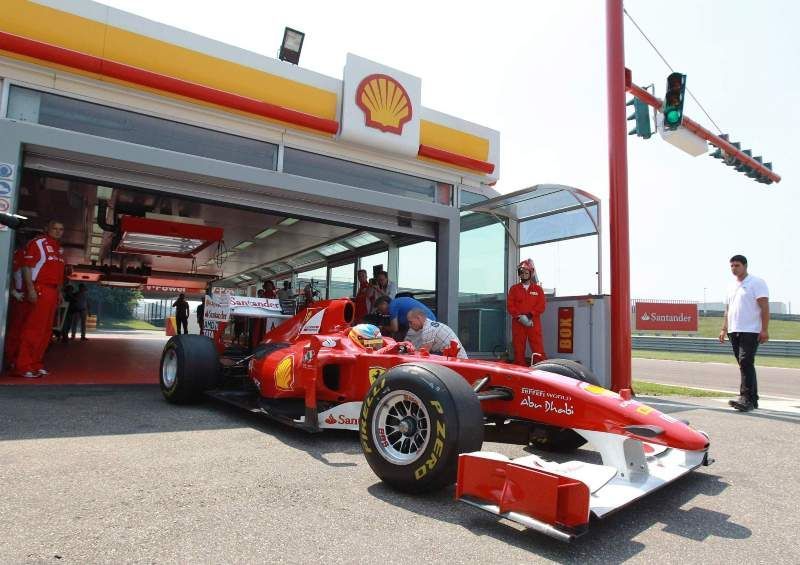 Tankování paliva F1 Ferrari