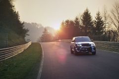 Titul nejrychlejšího SUV z Nürburgringu teď drží Range Rover
