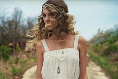 Zachraňuje hudební průmysl. Taylor Swift prodala milion kusů své desky