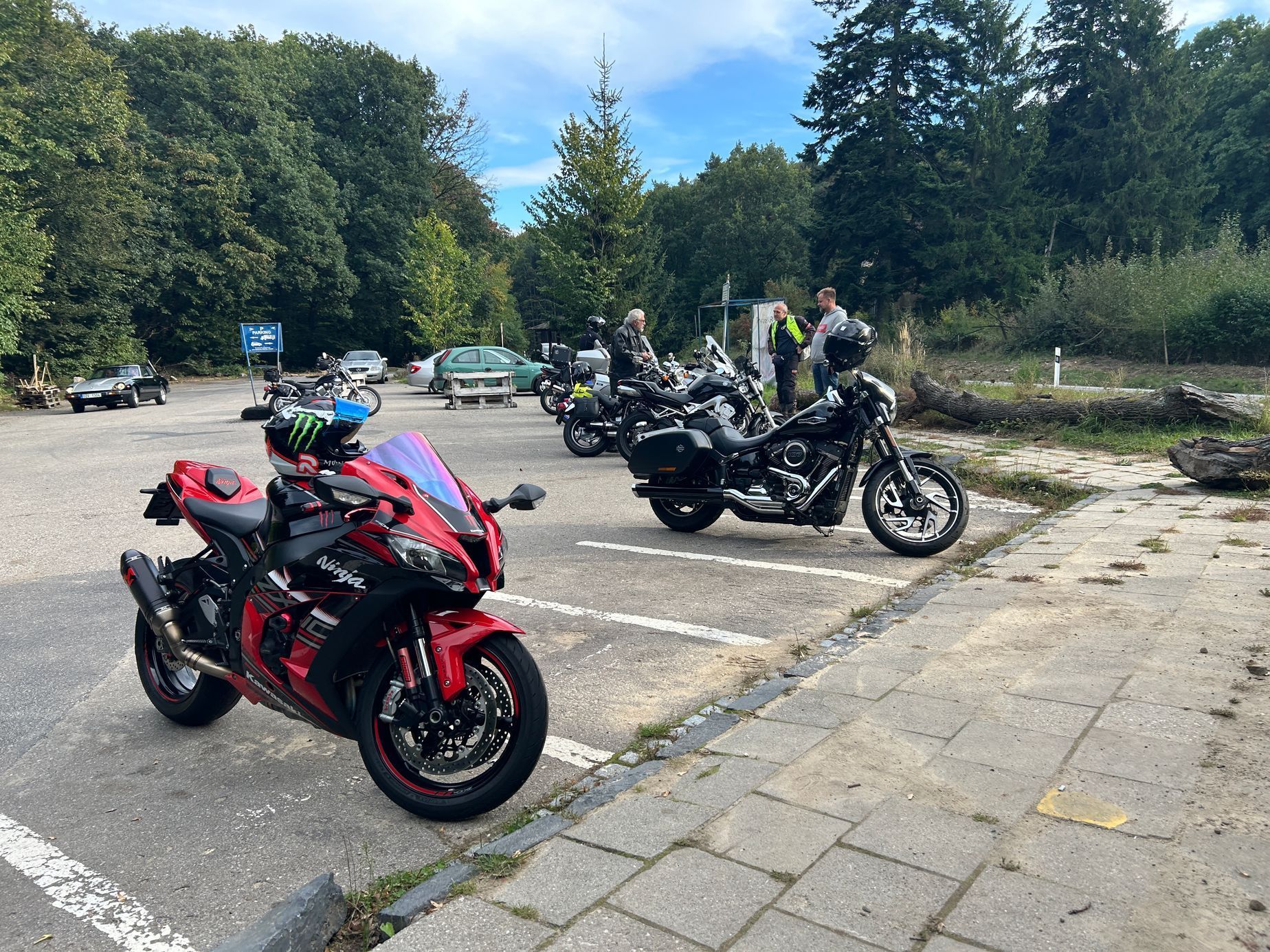 Buchlovské lesy, zatáčky, motorkáři, radary, nehody
