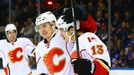 Jiří Hudler a Johnny Gaudreau v dresu Calgary.