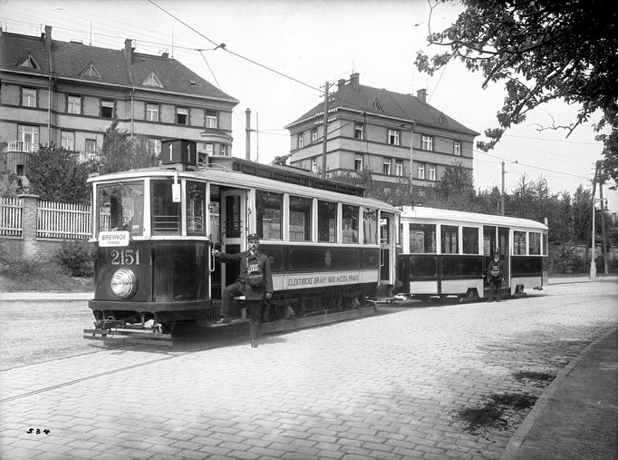 Před 125 lety byly založeny Elektrické podniky královského hlavního města Prahy, které se později přeměnily na dnešní Dopravní podnik hl. m. Prahy.