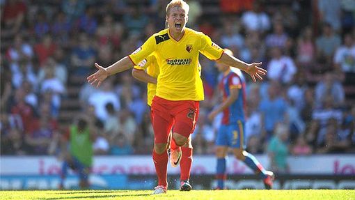 Matěj Vydra se raduje z gólu Watfordu