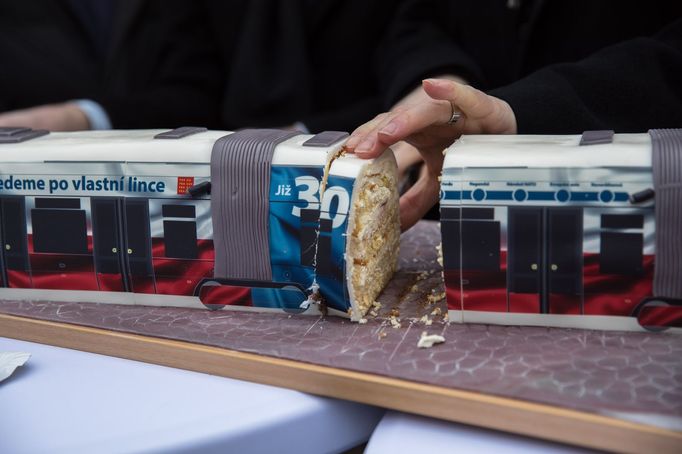 Vyzdobená tramvaj k třicátému výročí zvolení Václava Havla prezidentem.