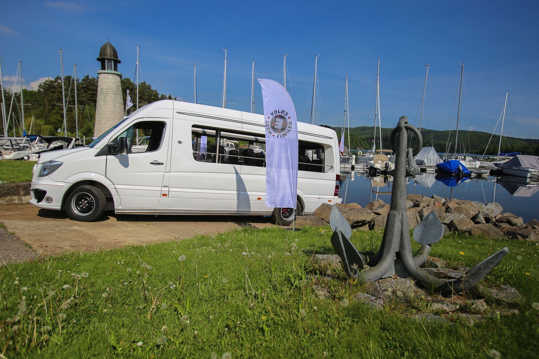 Obojživelný minibus Enjoy Sprinter, prototyp, základem je Mercedes Sprinter