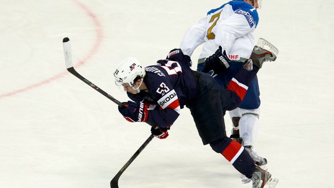 Hokejisté USA podruhé v řadě ztratili s favoritem. S Kazachstánem však na rozdíl od Lotyšska tentokrát vyhráli alespoň v prodloužení.