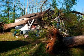 USA se prohnala tornáda, nejméně 24 lidí zemřelo