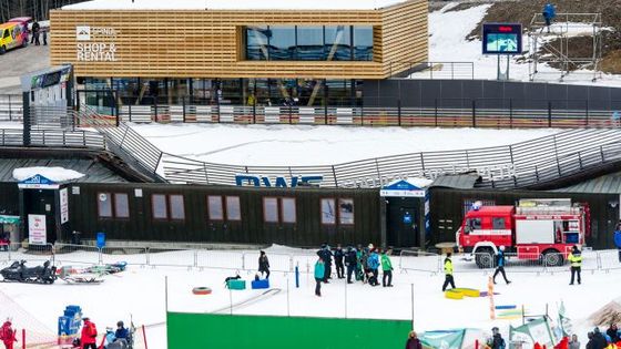 Foto: Ve Špindlerově Mlýně se zřítilo nástupiště na lanovku