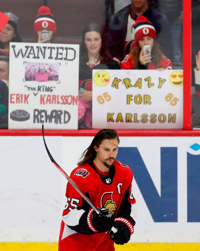 Erik Karlsson v dresu Ottawy.