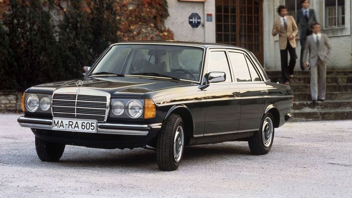 Kvíz: Bohyně, užovka nebo buchanka. Znáte netradiční přezdívky oblíbených automobilů?; Zdroj foto: Mercedes-Benz