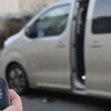 Peugeot Traveller - dálkové otvírání bočních dveří