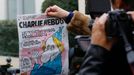 Nové číslo Charlie Hebdo vyšlo s karikaturou spisovatele Michela Houellebecqa kvůli jeho nové knize Soumission (Podrobení) o budoucnosti v islamizované Francii.