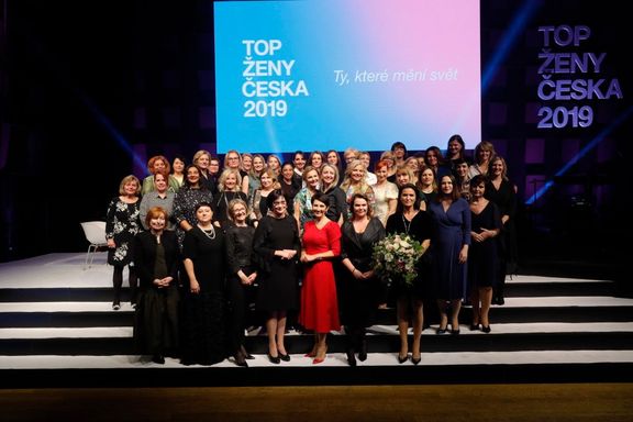 Skupinové foto ze slavnostního vyhlášení výsledků ankety TOP ženy Česka 2019.