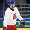 Čeští hokejisté při tréninku na MS 2025 v Herningu: Adam Klapka