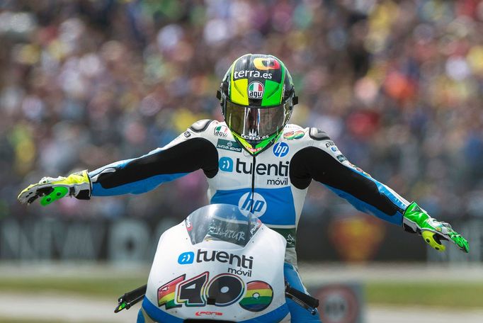 Kalex Moto2 rider Pol Espargaro of Spain celebrates after winning the Dutch Grand Prix in Assen June 29, 2013. REUTERS/Paul Vreeker/United Photos (NETHERLANDS - Tags: SPO