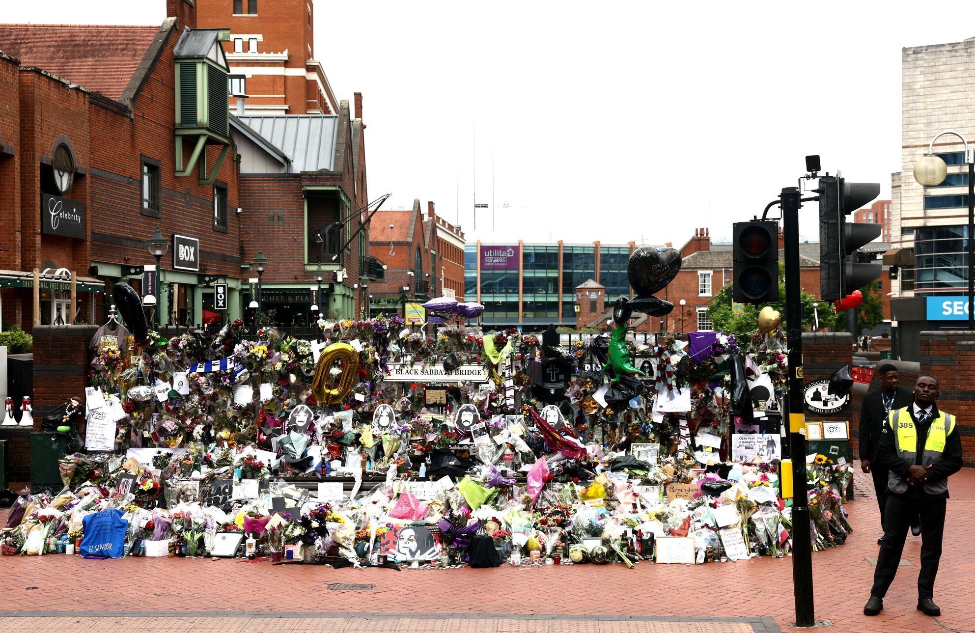 Ozzy Osbourne, Velká Británie, pohřeb, fanoušci, Birmingham