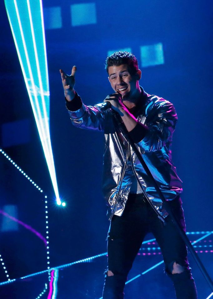 Nick Jonas performs &quot;Jealous&quot; at the 2015 Billboard Music Awards in Las Vegas