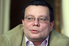 Vondrovy výměny pokračují, novým náměstkem je Karásek