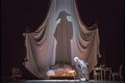 Mozartův návrat do Stavovského divadla: opery v režii Alice Nellis nedrží pohromadě