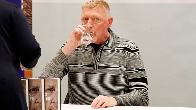 Boris Becker na autogramiádě své knihy