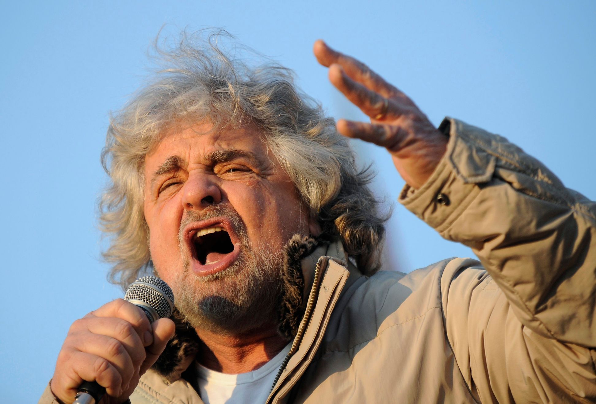 Beppe Grillo na předvolebním mítinku v Turíně.