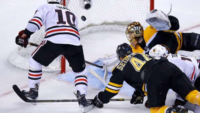 Čtvrtý finálový souboj Stanley Cupu: Boston Bruins - Chicago Blackhawks