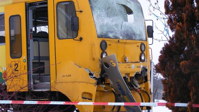 Srážka vlaků u Vodňan: jedna mrtvá, dvanáct zraněných