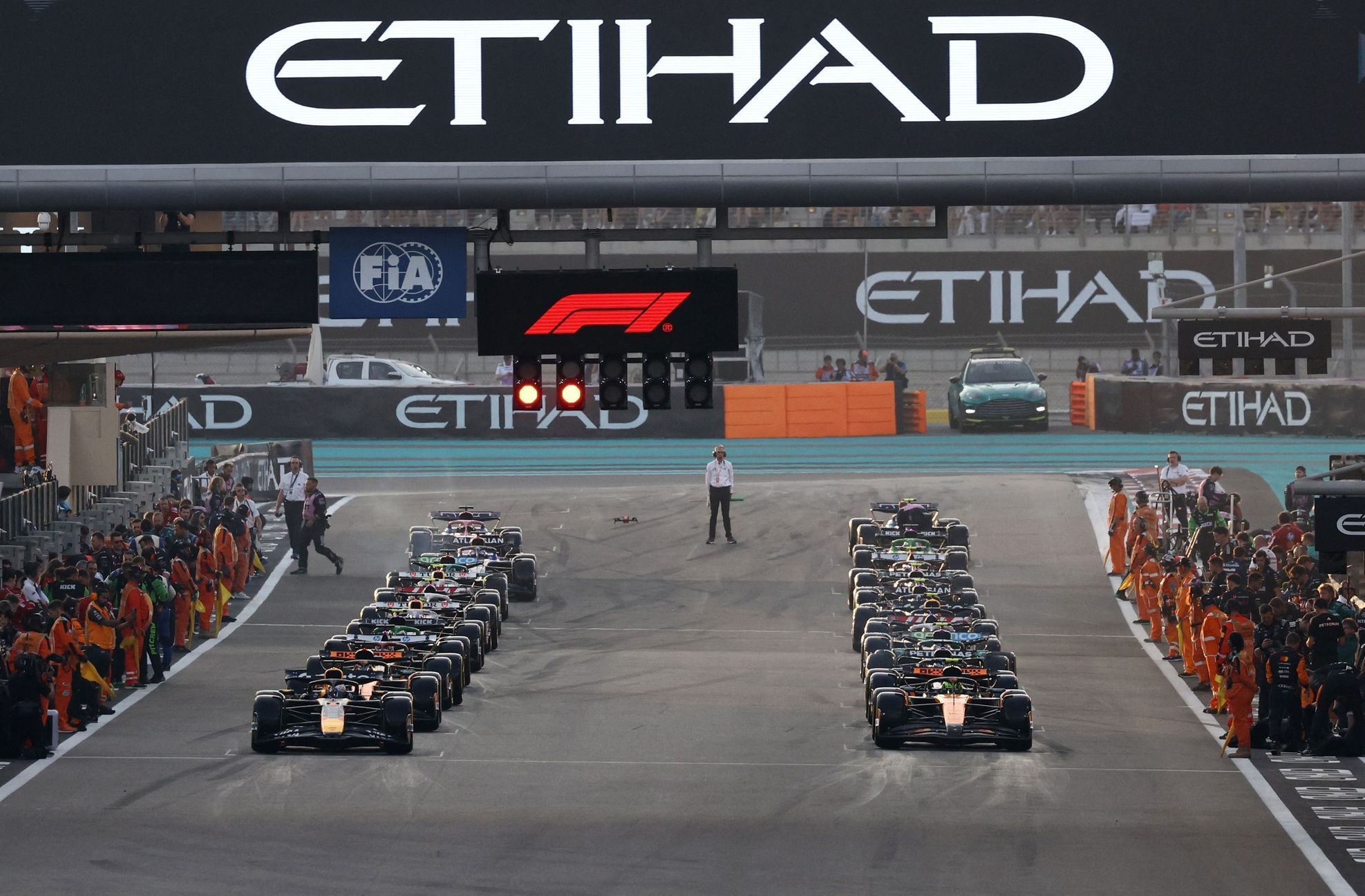 Start VC Abú Zabí F1 2025