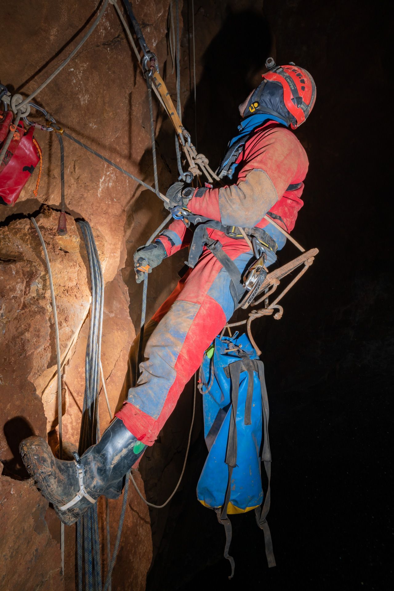 Petr Šimon Janíček: čeští speleologové zkoumají slovinskou jeskyni Kačna jama