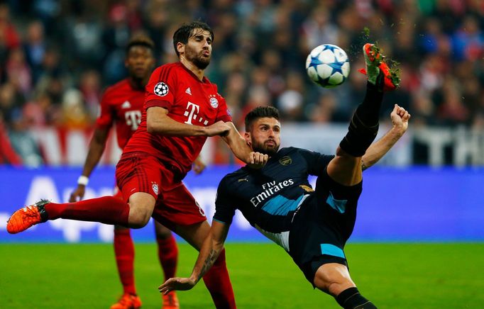 Olivier Giroud scores the first goal for Arsenal Reuters / Michael Dalder Livepic EDITORIAL USE ONLY.