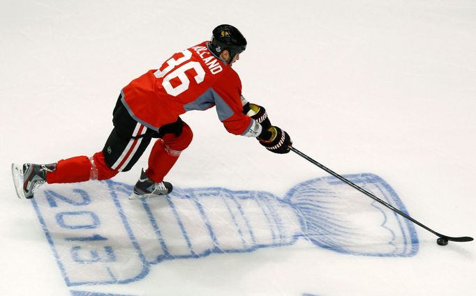 Hokejisté Chicaga trénují na první finále Stanley Cupu 2013 (Dave Bolland)