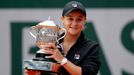 Ashleigh Bartyová slaví vítězství ve French Open 2019