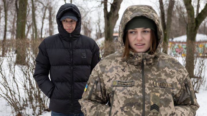 Ukrajinské snoubence rozdělilo ruské zajetí. Jedli rybí vnitřnosti a kuřata s peřím