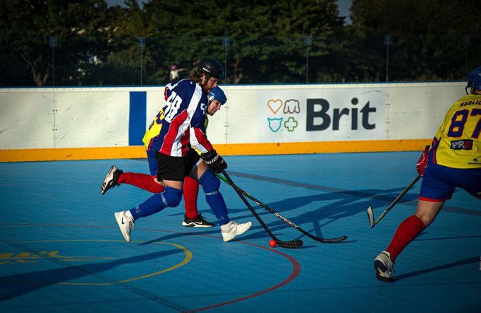 David Pastrňák v zápase hokejbalové extraligy