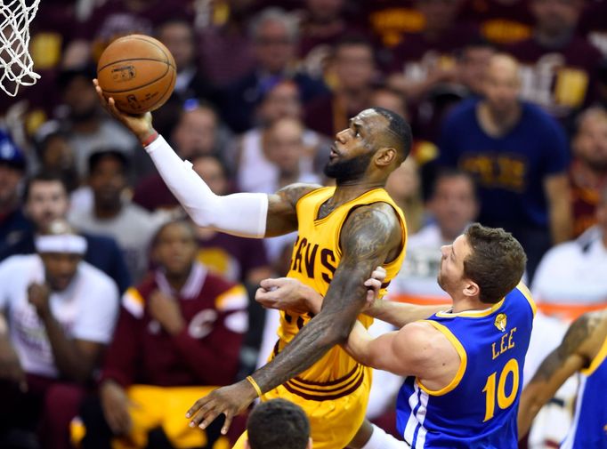 NBA, Golden State - Cleveland Cavaliers: David Lee (10) - LeBron James (23)