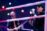 Před hlavním chodem se v ringu představila slavná německá heavymetalová a hardrocková skupina Scorpions.