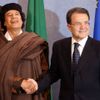 Muammar Kaddáfí a Romano Prodi 2004