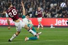 Souček spálil po pár vteřinách obří šanci, West Ham padl. Lazio remizovalo