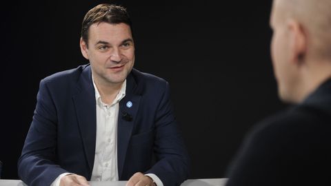 Vystoupení z NATO je šílenost. Z Bobošíkové jsem málem spadnul pod stůl, říká Macinka