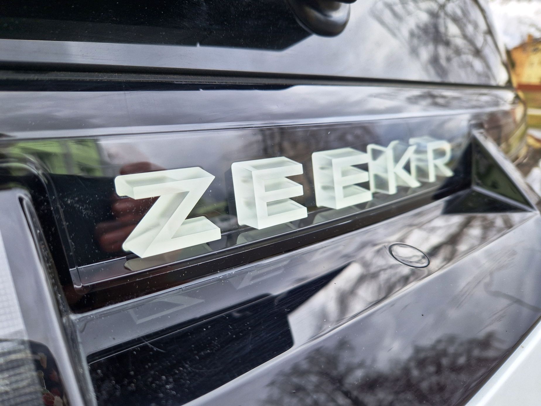 Zeekr X test