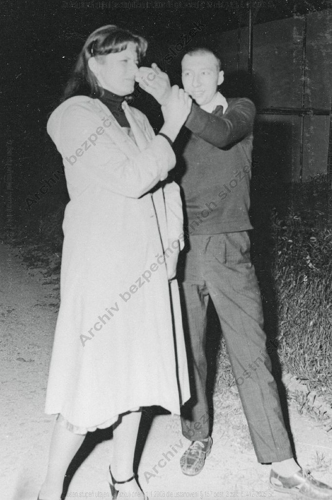 Policejní fotografie z vyšetřování vraždy Ivany M., kterou Ladislav Hojer zbavil života v Brně 30. ledna 1981.