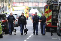Muž na nádraží v Londýně tvrdil, že má bombu. Policie ho zadržela