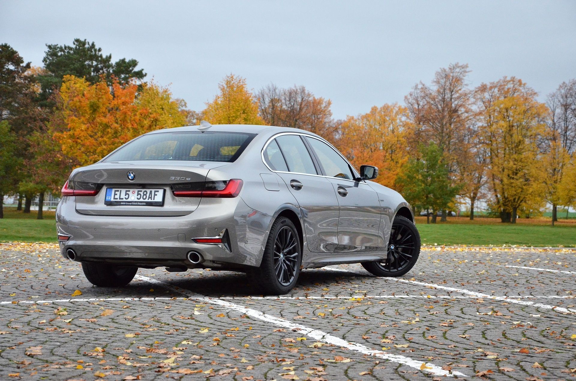 BMW 330e řady 3 2020 plug-in hybrid