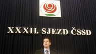 Na mimořádném sjezdu ČSSD o Velikonocích v Brně však Gross předsednictví ČSSD získal.