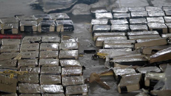 Na letišti v Uruguayi zatkli Čecha, v kufru ukrýval přes pět kilogramů kokainu