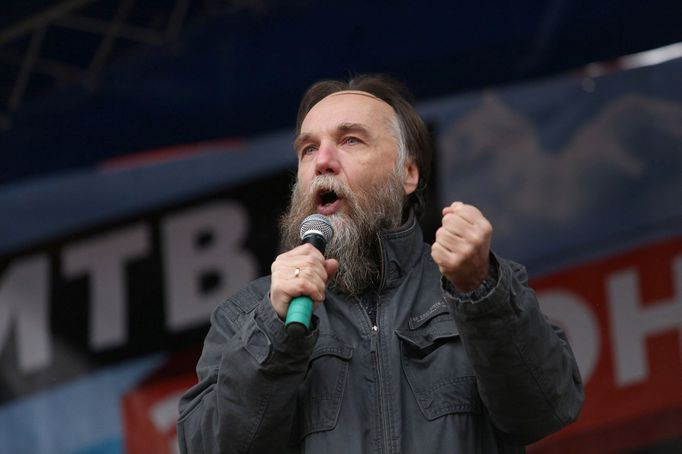 Ruský prokremelský ultranacionalistický ideolog Alexandr Dugin na snímku z roku 2014.