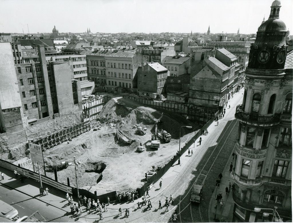 Stavba obchodního domu Máj rok 1973